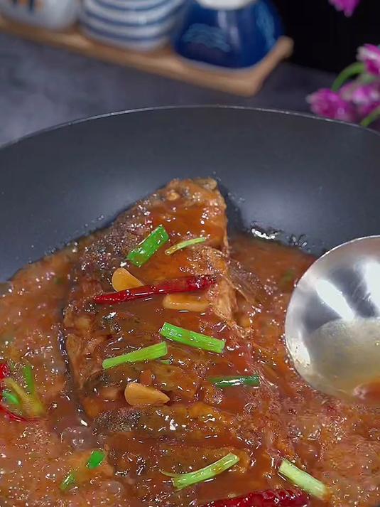 红烧鱼在家这样做鲜嫩入味，做法还特别简单