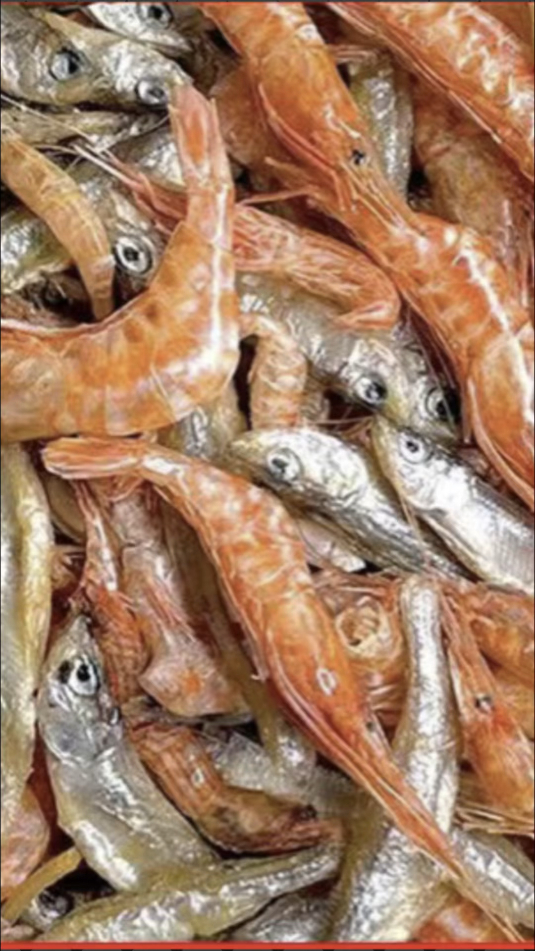 这种淡水小鱼小虾炒出来酥香入味,好吃下饭,纯天然美食,你也尝尝吧