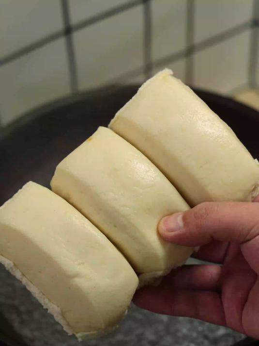 把3个馒头放锅里烫一下，出锅瞬间变美食，做法头一次见