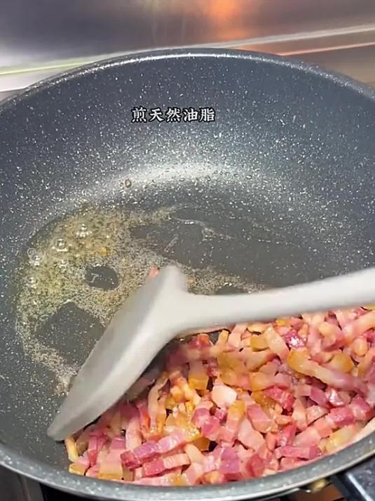 咸肉菜炒饭,香气四溢!谁能拒绝这一口美味?