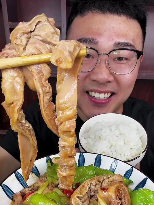 爆炒驴板肠，这香啊，配大米饭没得说