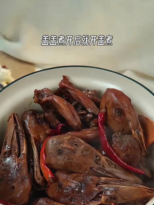 在家自制黑鸭,没想到味道嘎嘎好吃啊!