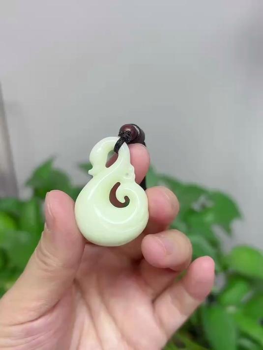 蓝田玉天鹅吊坠