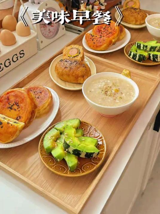 不早起~20分钟搞定的早餐有多丰富!做了美味的鸡蛋汉堡~