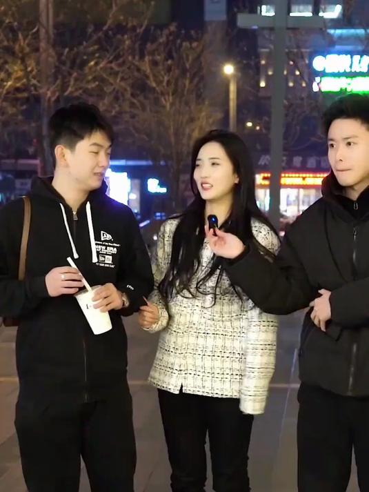 呦呦呦,两个人喝不起两杯奶茶