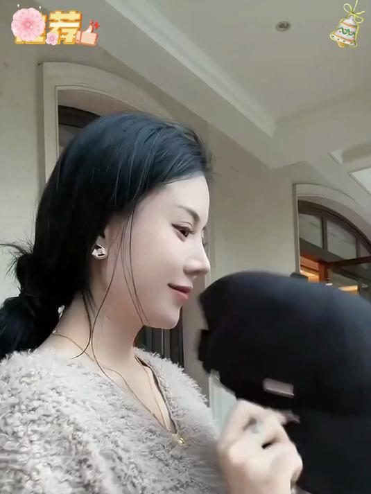 鸭舌帽:空顶设计,轻便舒适,适合多种户外活动佩戴!