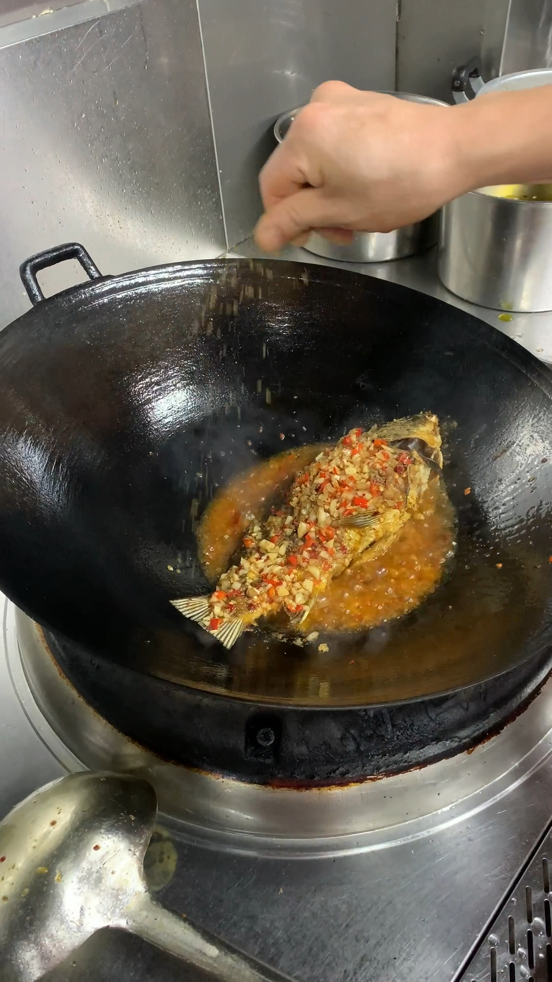 衡阳菜之香煎鲫鱼