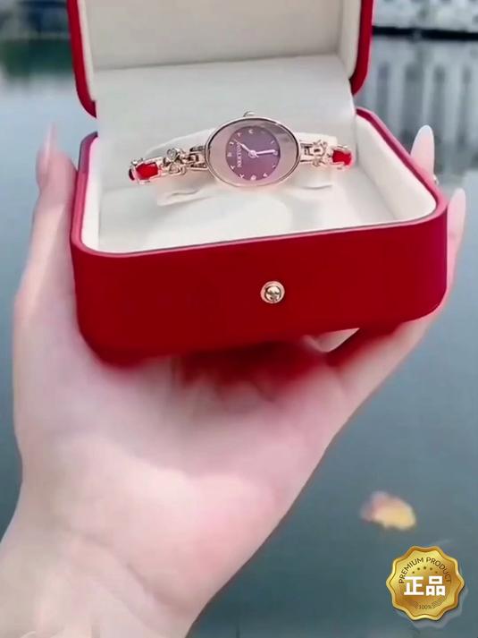 红宝石腕表百搭又亮眼,无论什么场合都能轻松驾驭