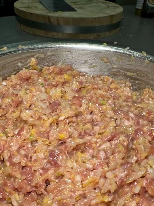 猪肉酸菜馅属于是东北特色，都爱吃 但是有的兄弟姐妹们和不好