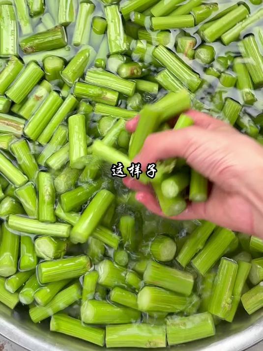 绍兴三臭之霉苋菜梗，秘制做法大公开，鲜掉眉毛