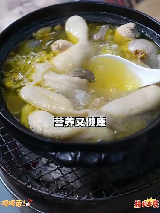 今年的头茬新鲜竹荪来了,这是给大家打包发货的竹荪,竹荪煲汤