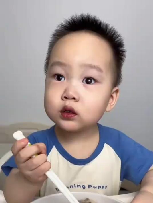 月牙骨，卤猪肝，清炒菜花，凉拌水萝卜，素炒菜心加米饭