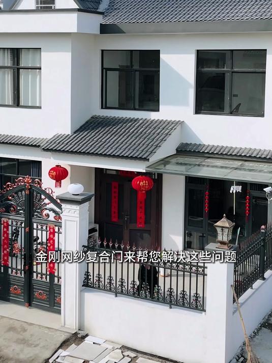 别墅大门颜值高,但蚊虫通风真头疼