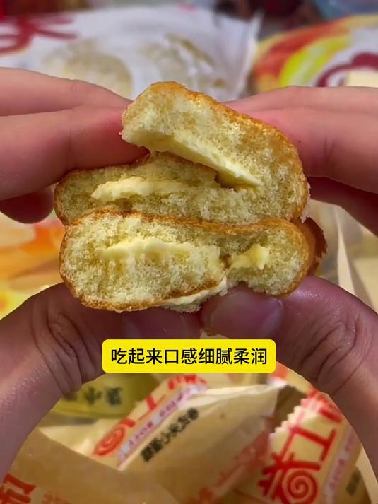 营养早餐好伙伴,盼盼蛋黄派瑞士卷老面包相伴