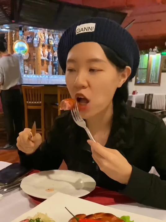 今天是美食博主