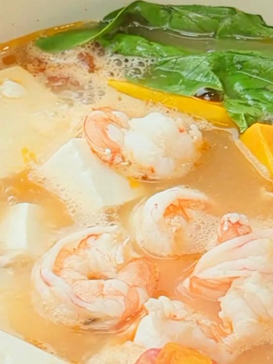 好喝又健康的南瓜蔬菜汤，这个搭配真的巨好吃！