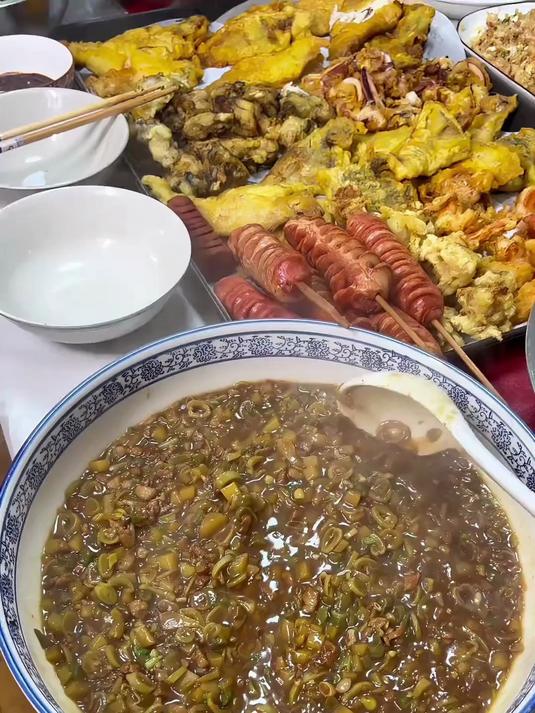 夏天就要吃点过水面配炸丸子