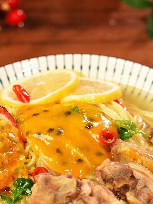 百香果鸡汤面太香了!只要30s,一口回味家乡的味道!