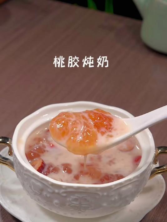 熬夜党护肤必备！这款桃胶凭啥成甜品碗里的常客？