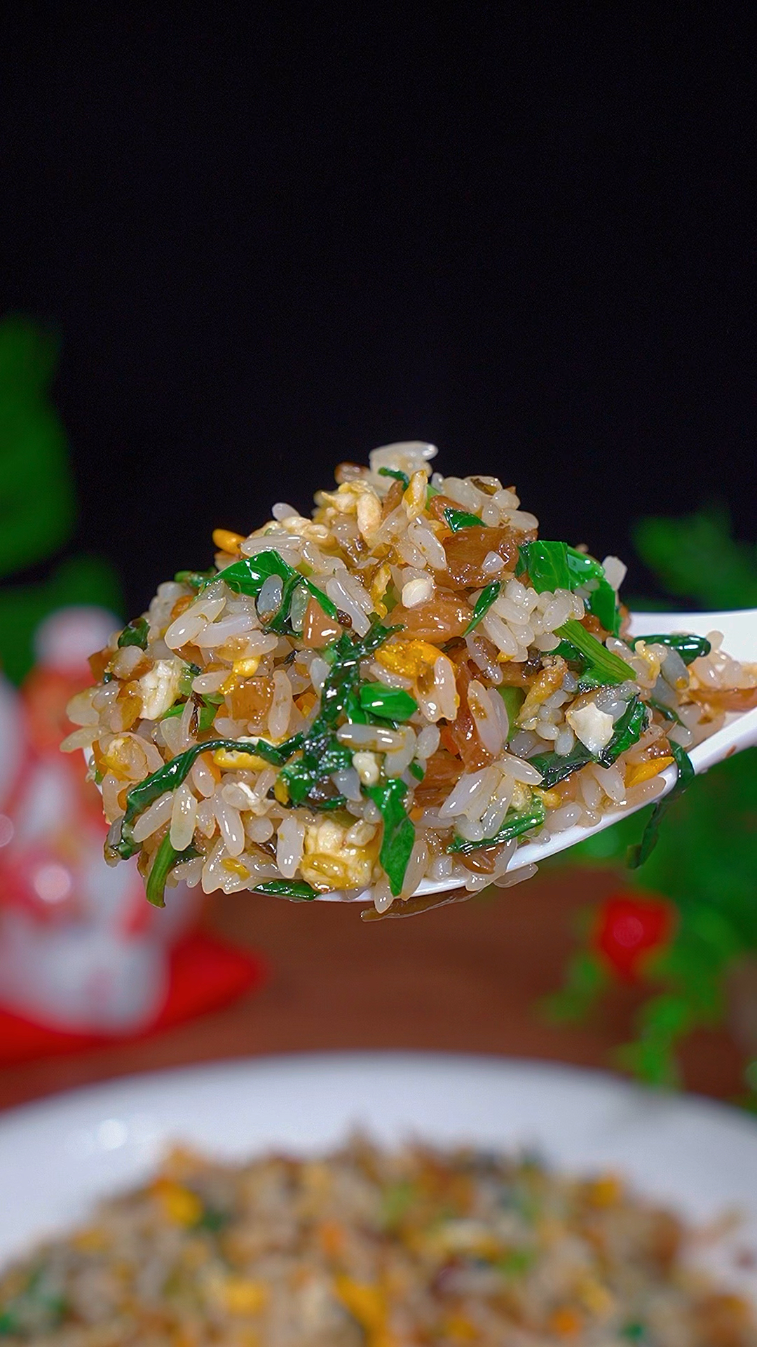 外婆菜青菜蛋炒饭的做法,蛋炒饭这样做太好吃了吧
