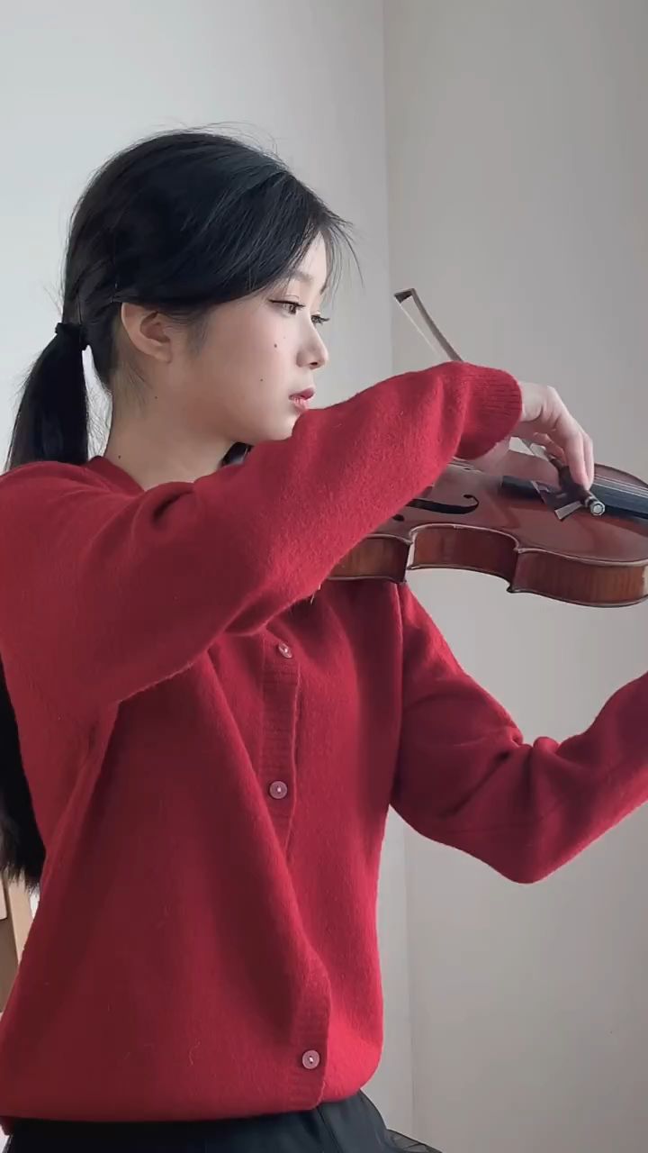 小提琴演奏周深《大鱼》,我会化作人间的风雨陪在你身边#小提琴#乐器演奏#大鱼