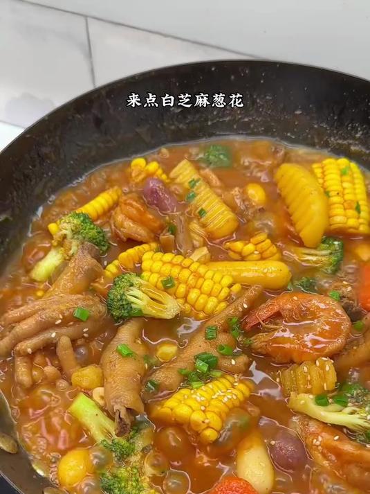 外面138一份的明虾鸡爪煲自己在家做很不错