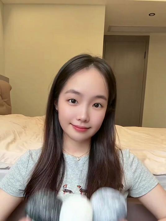 经典的黑白灰拼接渔网包来咯 这是第五个配色啦～