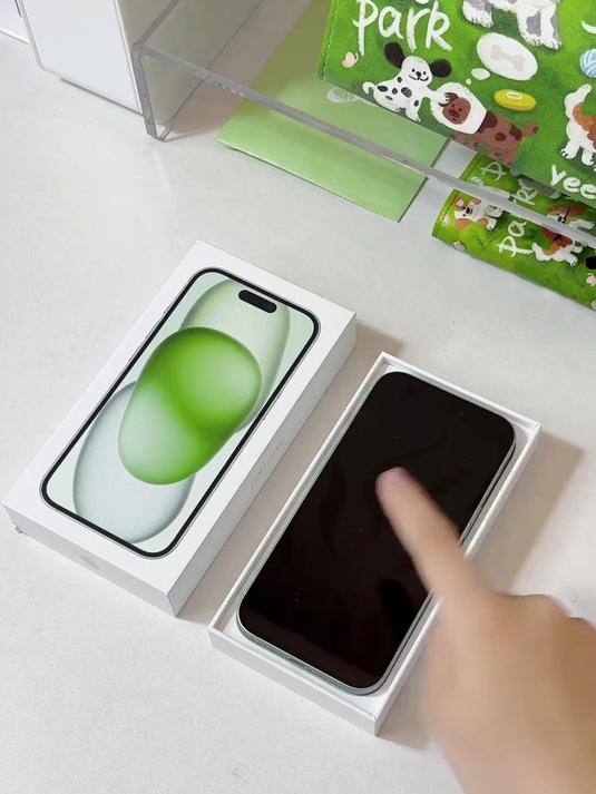 沉浸式开箱四台苹果手机