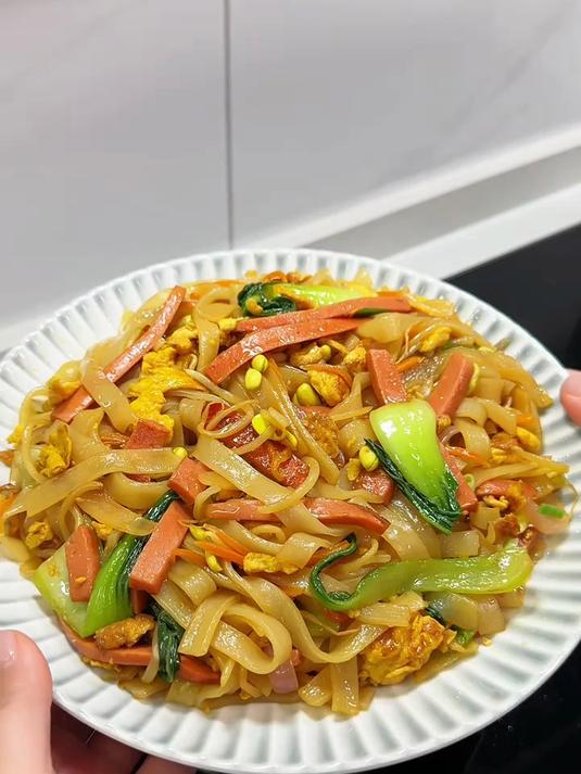 早上不知道吃什么,就来一份广式炒河粉