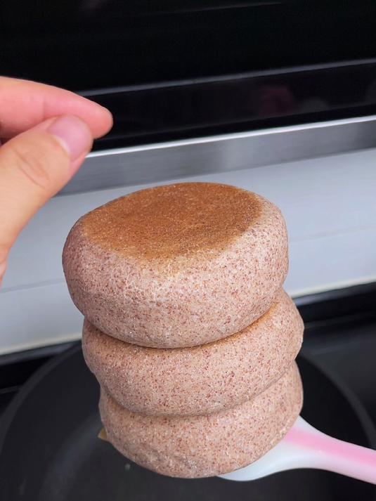 用平底锅做麦芬,又软又香,夹蛋夹肉都好吃