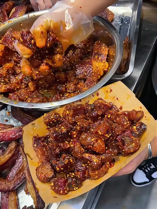 东北的麻辣牛肉干真好吃啊