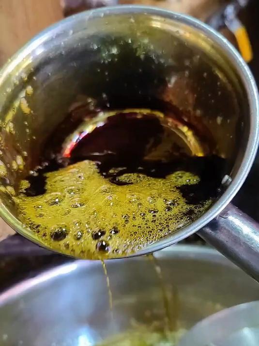 菜籽油vs大豆油，区别太大了！炒川菜用它，香味才正宗