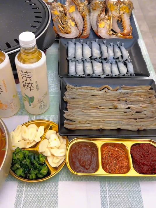 每天吃的开心才重要,今天铁盘烧烤整上