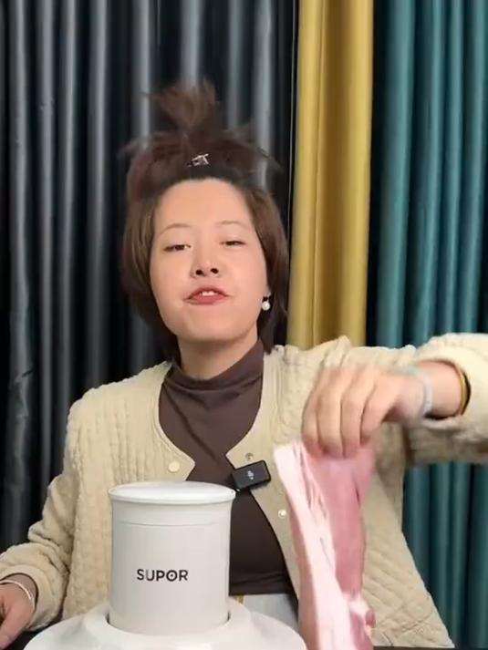 轻松剁肉泥地绞肉机你见过吗?今天带你开开眼界