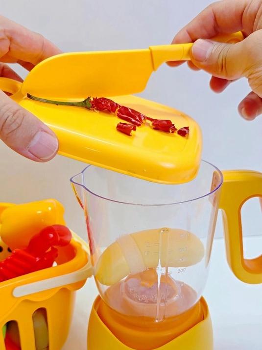 汤姆猫家族玩具视频:香蕉+辣椒=?