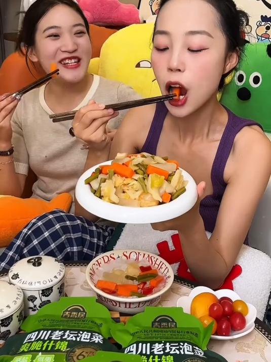 爽脆什锦泡菜封神!酸辣开胃超解腻,配米饭炫 3 碗不腻!