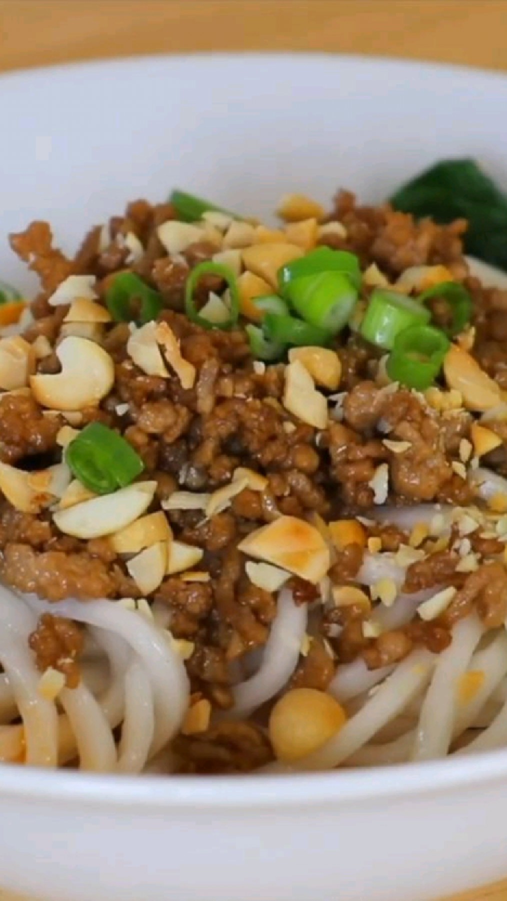 『川味担担面』红油干拌,加上香麻肉燥,这味道吃着好过瘾!