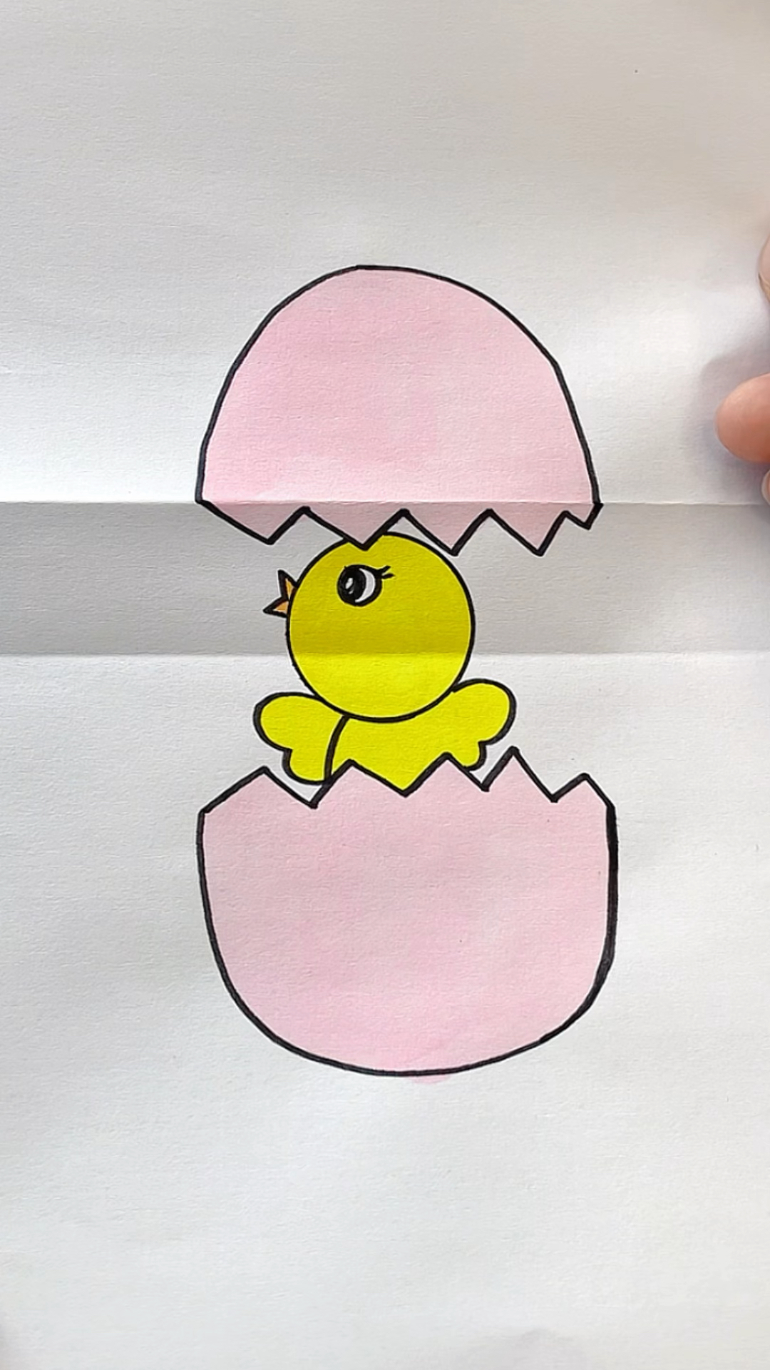 超好玩的小鸡破壳折叠画