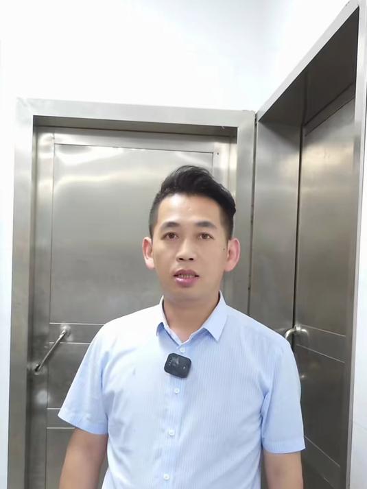 今天试夜宵店的凉菜，蔡厨对凉菜的理解还是挺优秀的