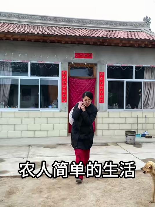 现在的天亮的越来越早,不到六点天已经亮了,伴随着鸡鸣狗吠