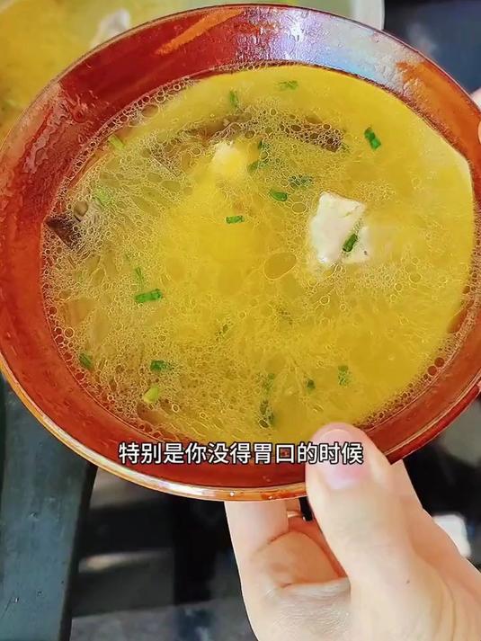 秋冬别再喝鸡汤了！酸萝卜老鸭汤才是 yyds，开胃又暖身