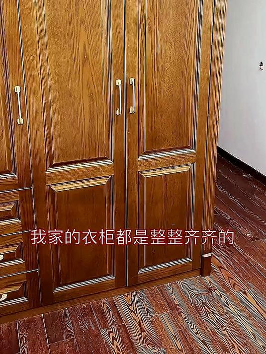 换季的衣服该收起来了,装在这个可折叠的箱子里,真的干净又整洁