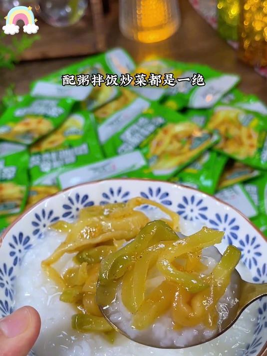 备得福的这个麻油榨菜真的好吃,脆嫩爽口,配粥拌饭炒菜都是一绝