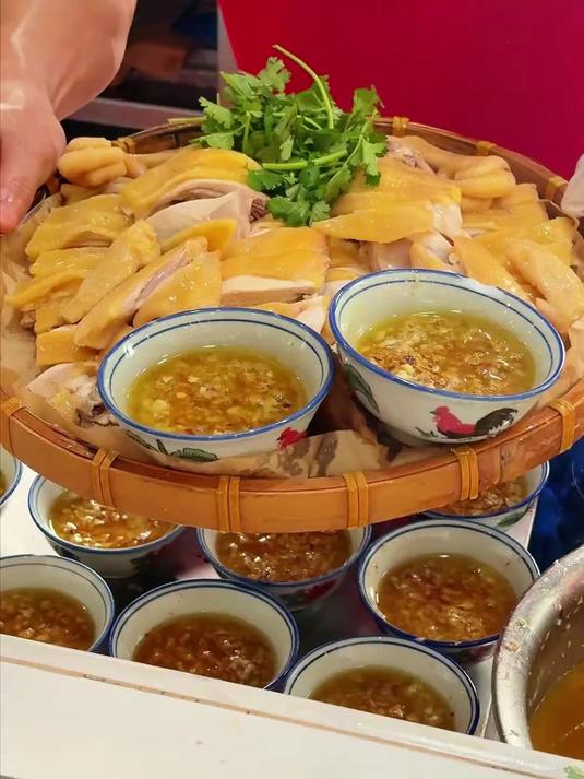 这个暑假总要去广州吃一次簸箕白切鸡吧