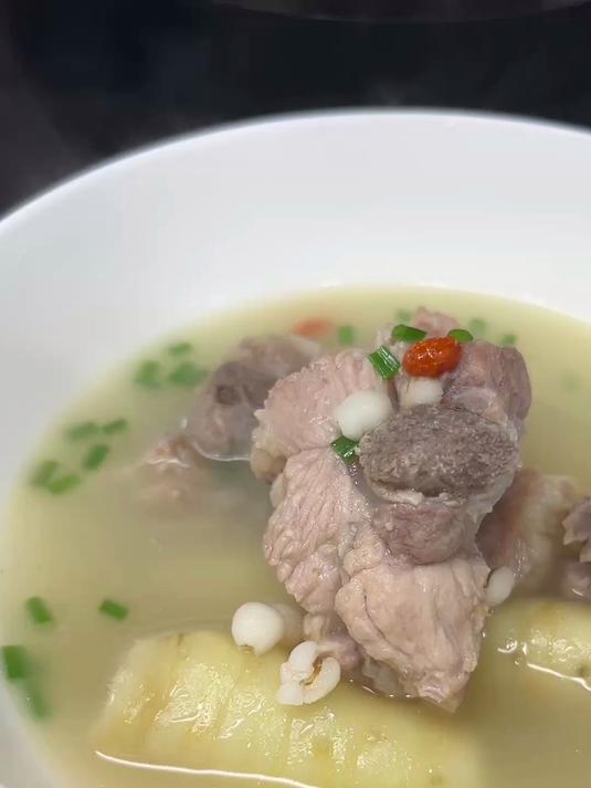 秋季,建议常喝竹薯薏仁排骨汤,缓解秋燥