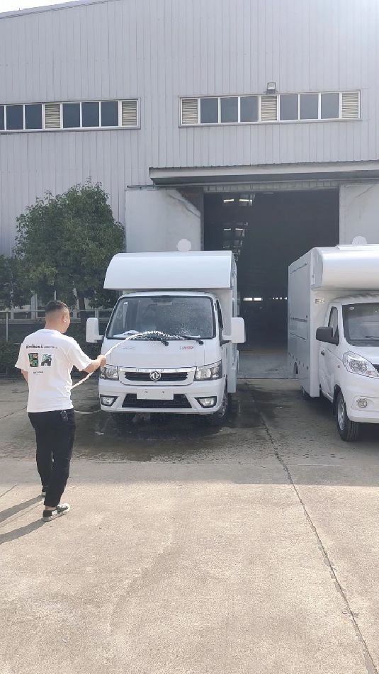 多功能摆摊车排队洗车中,多功能流动售卖摆摊车,小吃冷饮奶茶冰淇淋车都可以做哦
