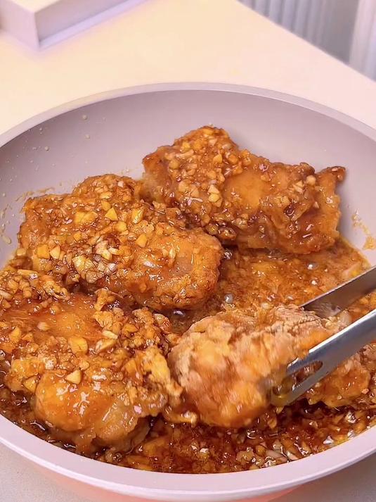 一口爆汁!蜂蜜黄油脆皮鸡!外脆里嫩 炸鸡 炸鸡腿 又香又酥又脆