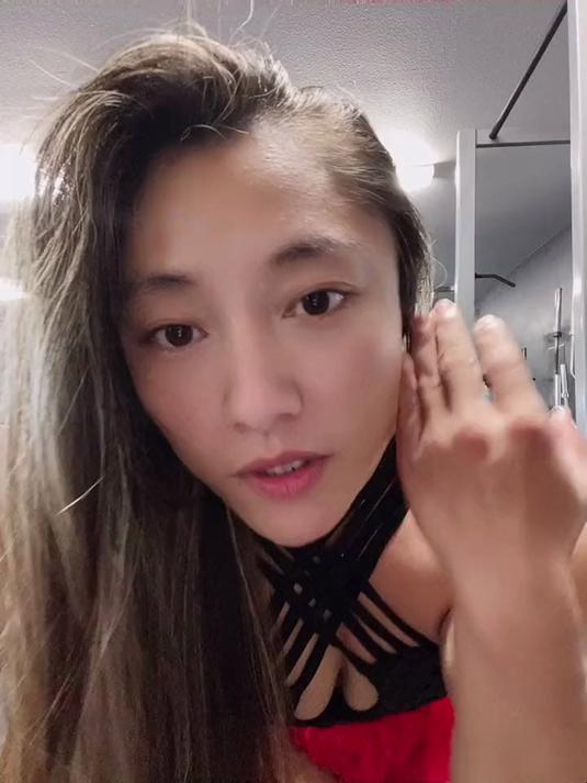 肌肉女的十三点日常。