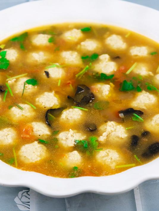 这才是番茄丸子汤好喝的做法,汤鲜味美营养好,滋补又润燥