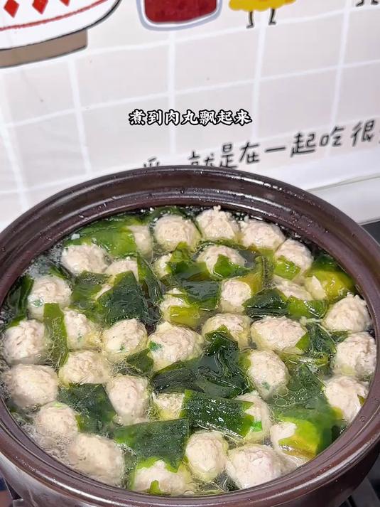 裙带菜山药肉丸汤,鲜美好喝